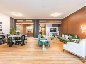 Luxury 2-Bedroom Apartment in Business Bay